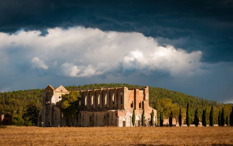 Cosa vedere all’Abbazia di San Galgano: guida tra storia, arte e mistero