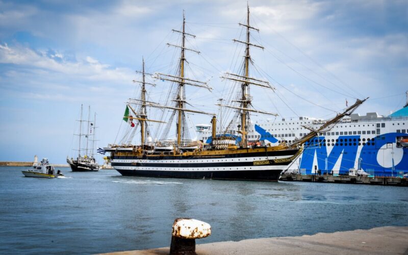 Visitare la Vespucci a Livorno: un’esperienza a bordo della nave più bella del mondo